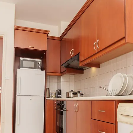 Walnut 1bed With Shared Pool Апартаменты